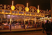 besondere Attraktion 2014: der nostalgische Holzpfosten Skooter von Kurt Geier aus 1956 (©Foto: Martin Schmitz)